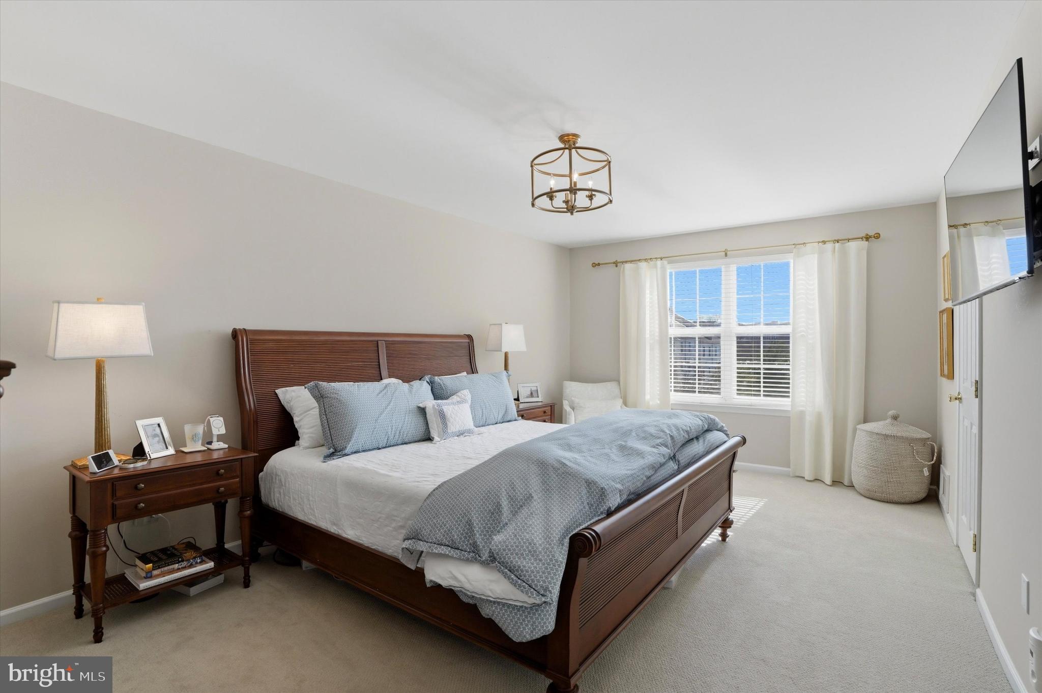 FREEDLEY SQUARE - Residential
