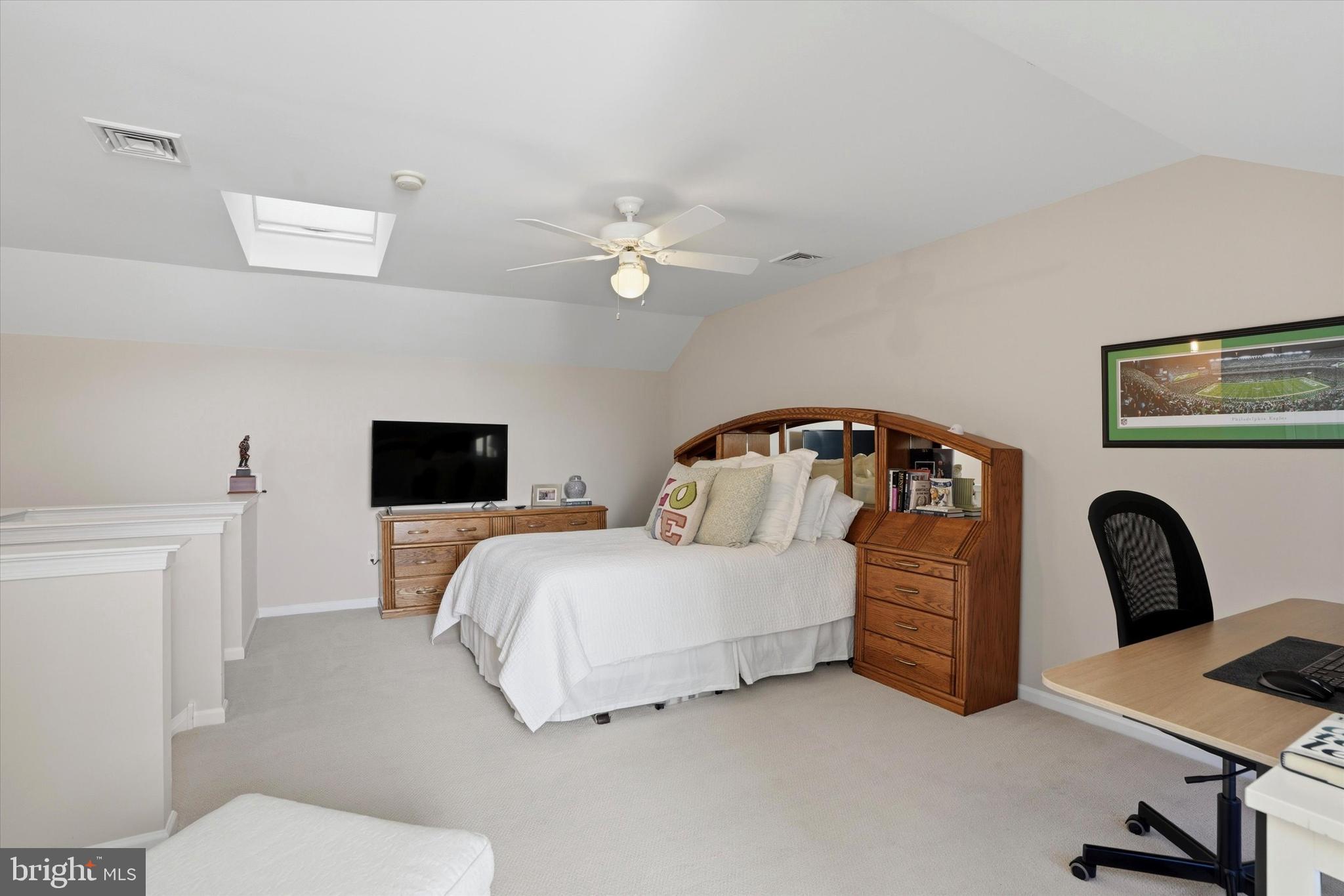 FREEDLEY SQUARE - Residential