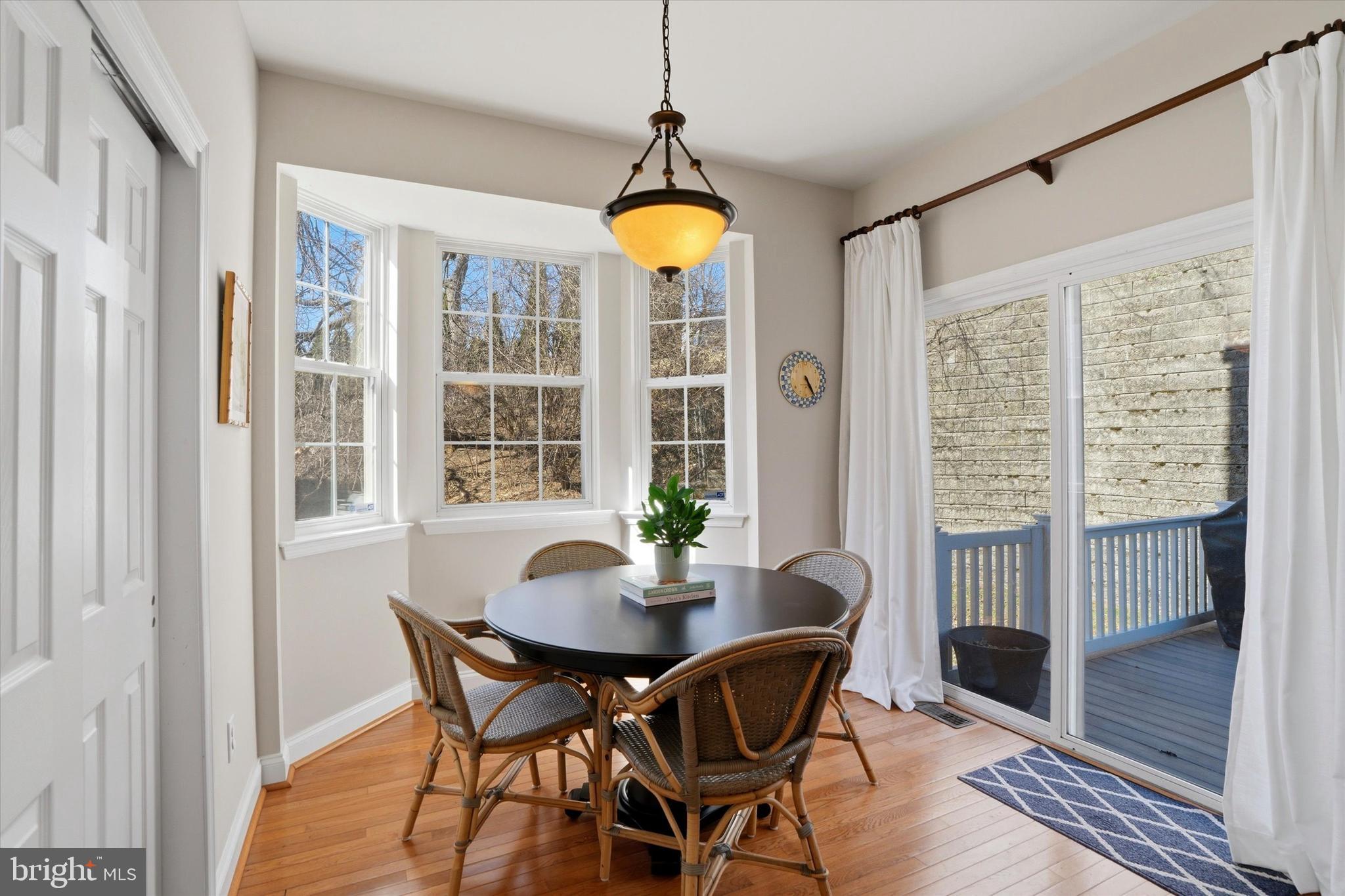 FREEDLEY SQUARE - Residential