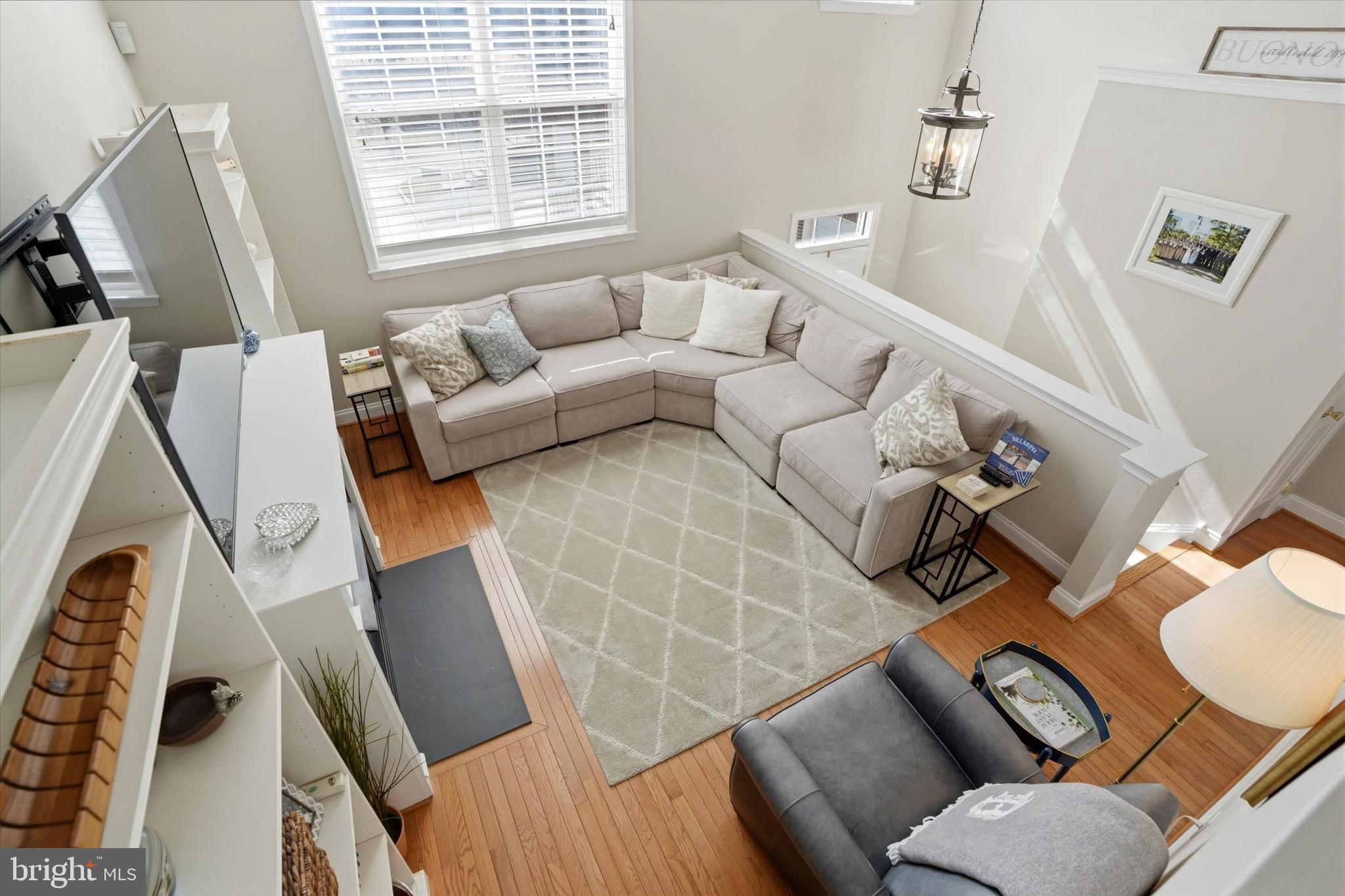 FREEDLEY SQUARE - Residential