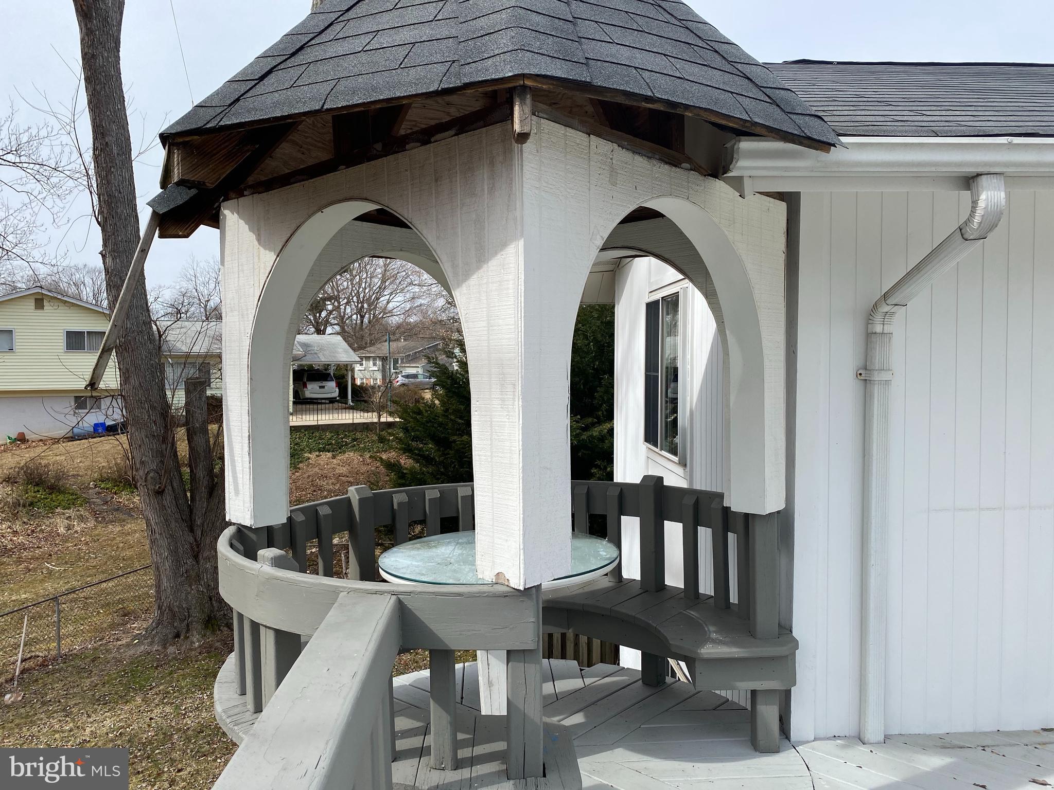 BEL PRE WOODS - Residential