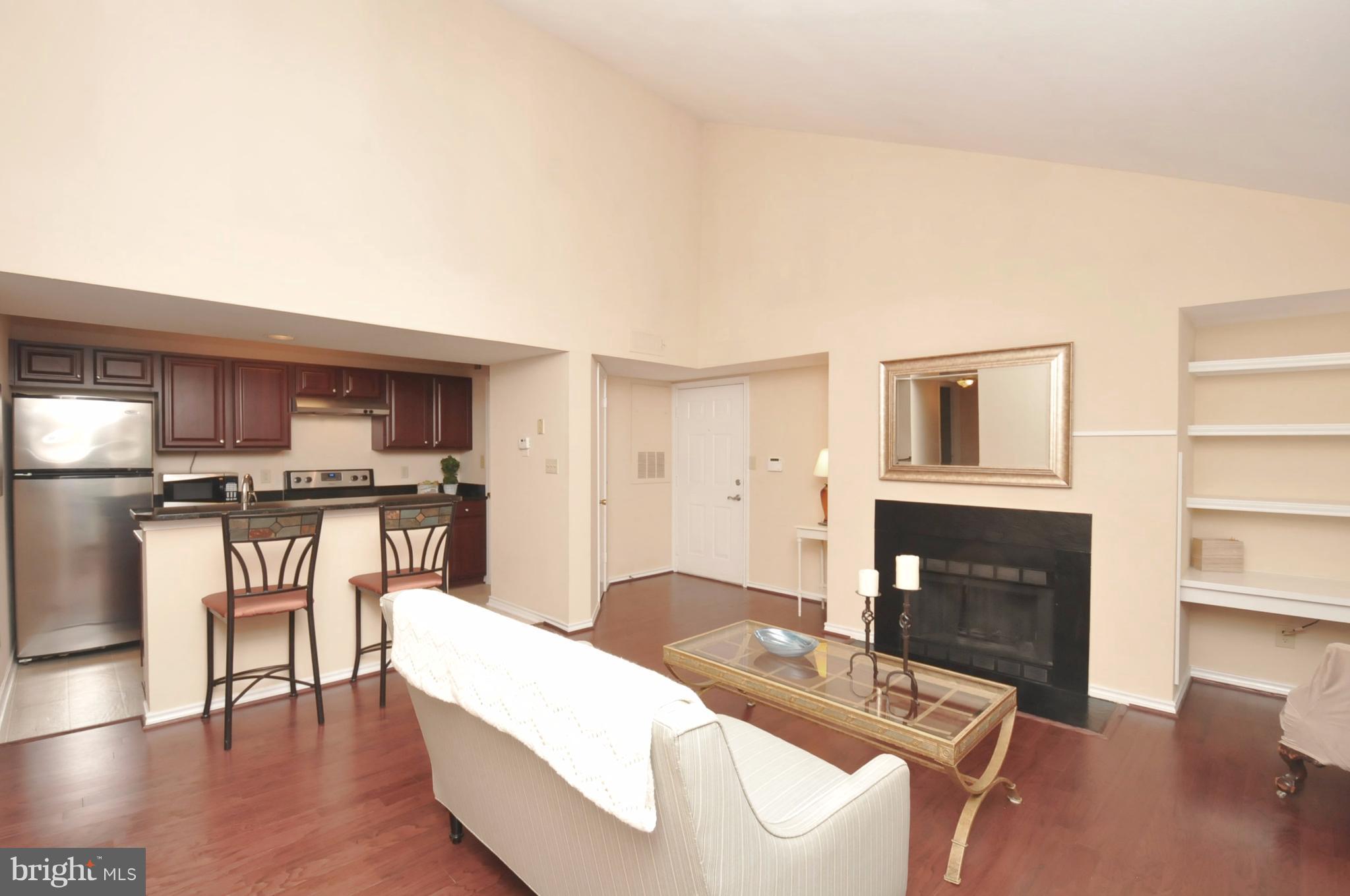 PENDERBROOK SQUARE CONDOMINIUMS - Residential Lease