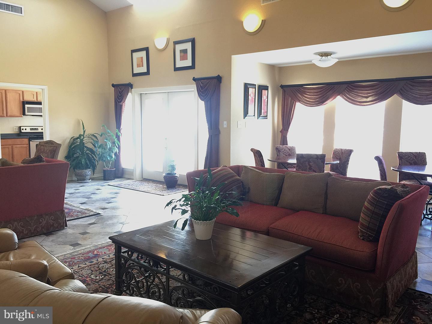 PENDERBROOK SQUARE CONDOMINIUMS - Residential Lease