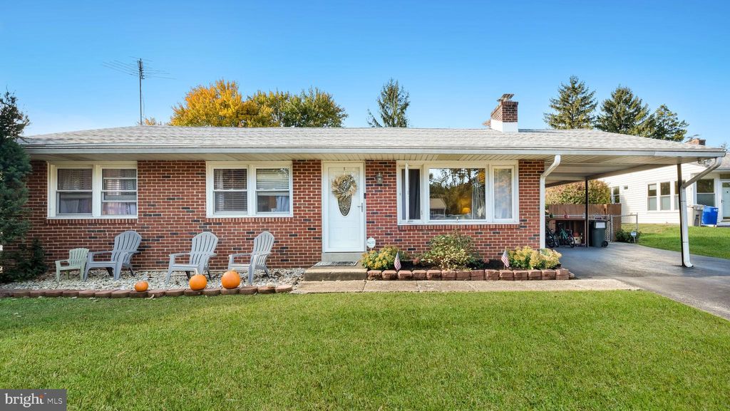 Photo of 93 Patricia Place, MEDIA, PA 19063 (MLS # PADE2102432)