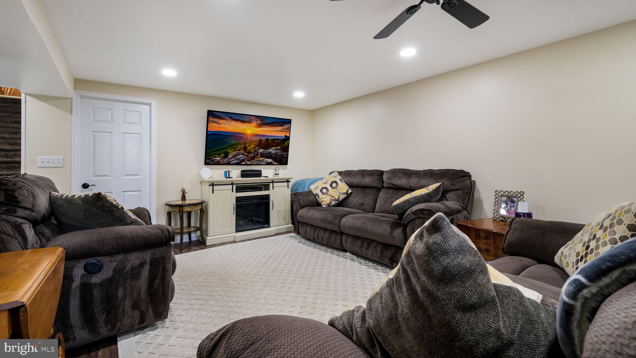 HIGH MEADOW - Residential