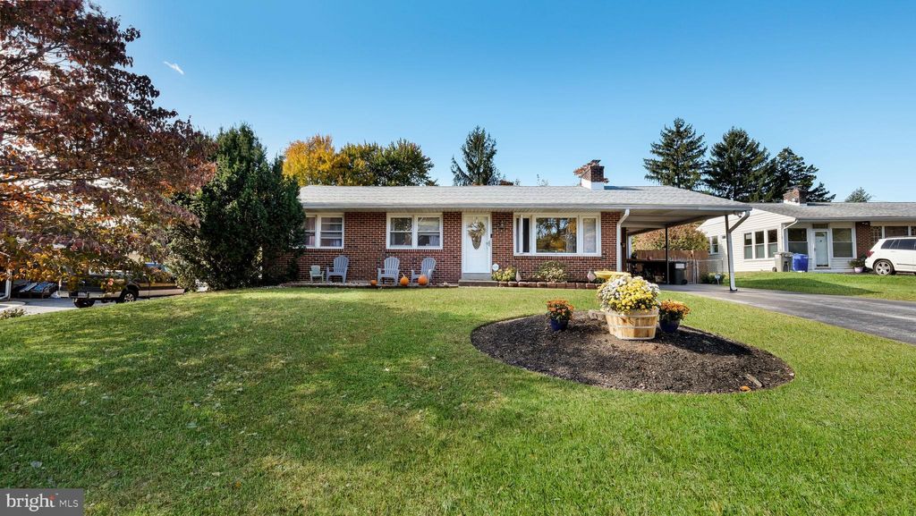 Photo of 93 Patricia Place, MEDIA, PA 19063 (MLS # PADE2102432)