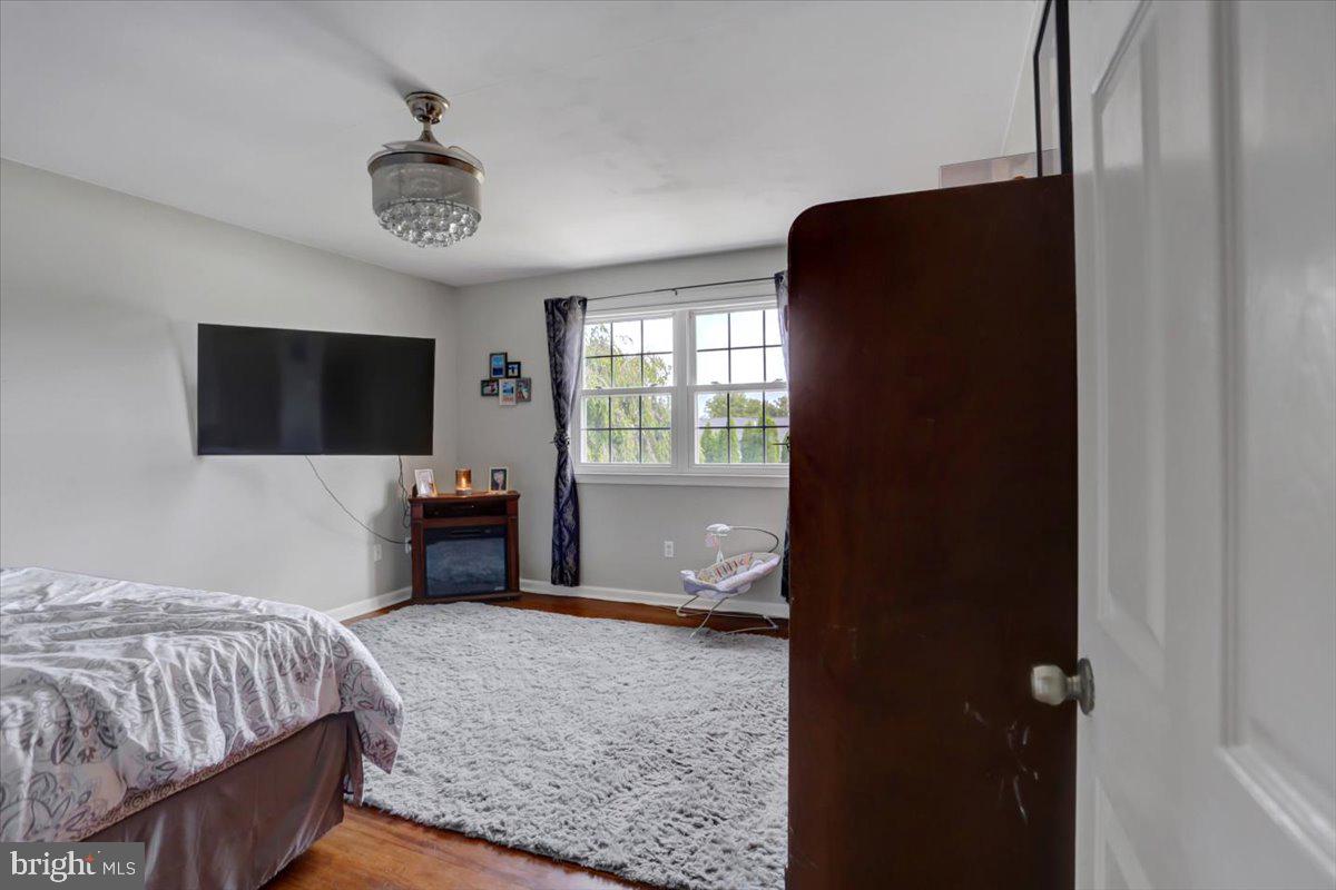 FAIRWAY MEADOWS - Residential