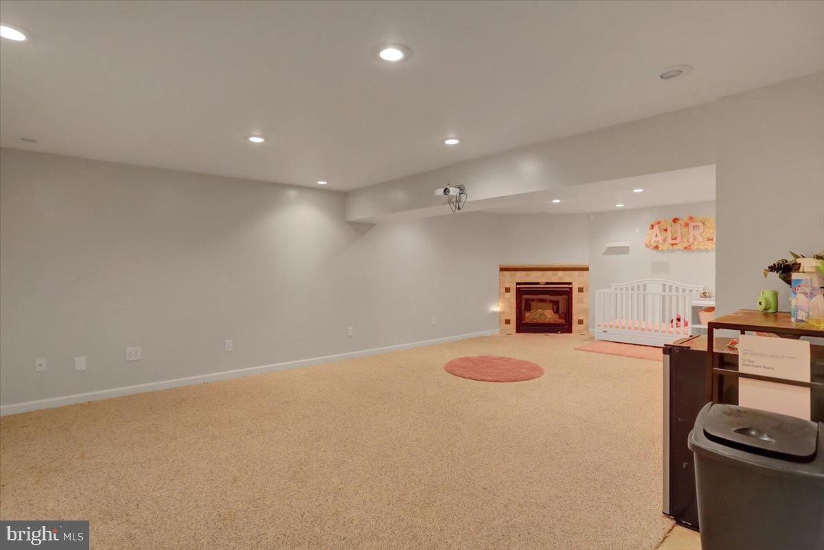 FAIRWAY MEADOWS - Residential