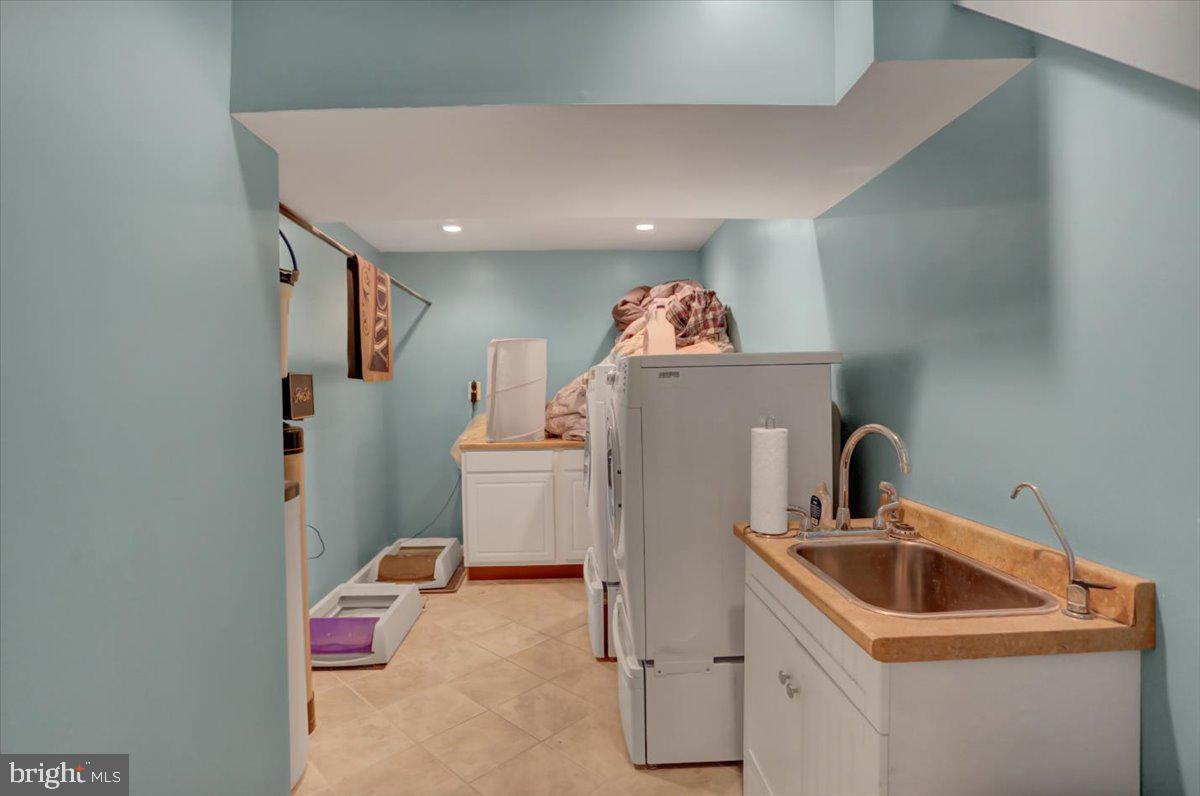 FAIRWAY MEADOWS - Residential