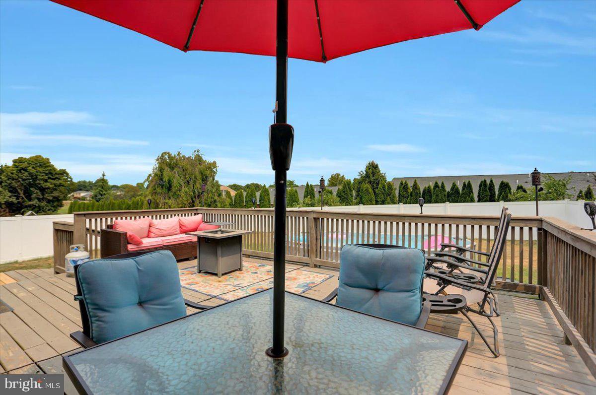 FAIRWAY MEADOWS - Residential