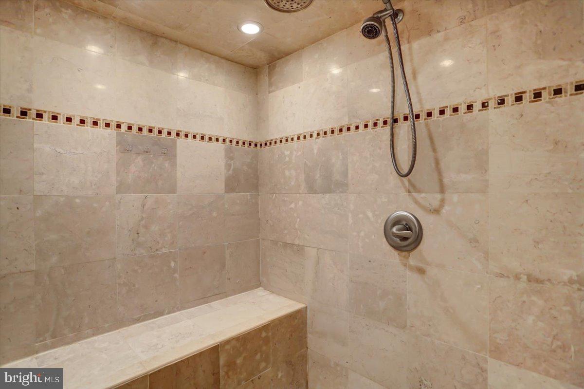 FAIRWAY MEADOWS - Residential