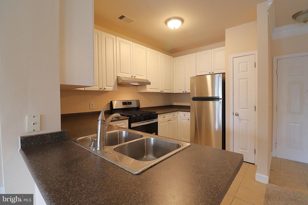Photo of 501 Hungerford Drive #137, ROCKVILLE, MD 20850 (MLS # MDMC2200764)