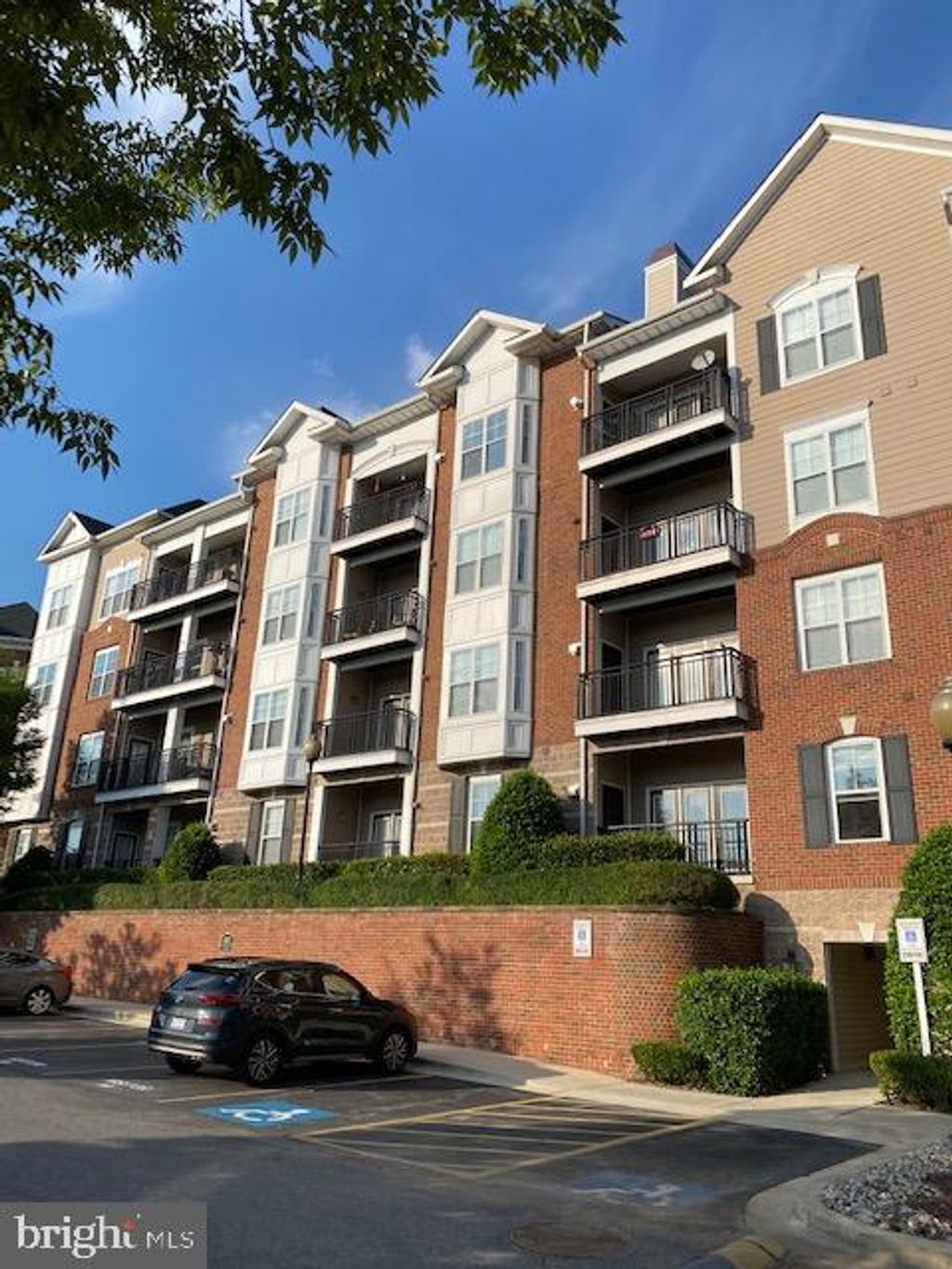 Photo of 501 Hungerford Drive #137, ROCKVILLE, MD 20850 (MLS # MDMC2200764)
