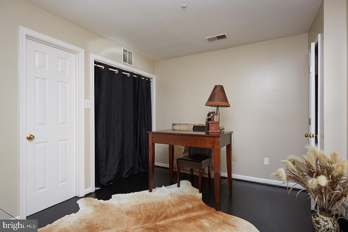 WASHINGTONIAN CENTER - Residential Lease