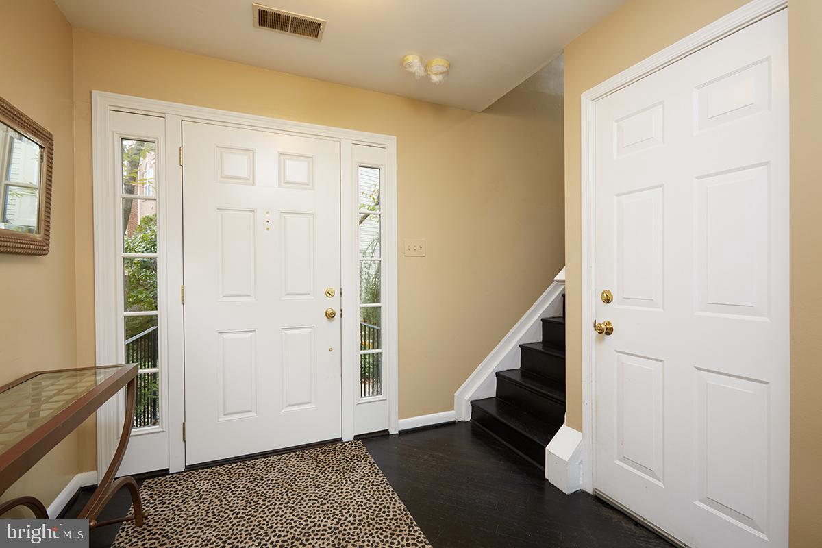 WASHINGTONIAN CENTER - Residential Lease