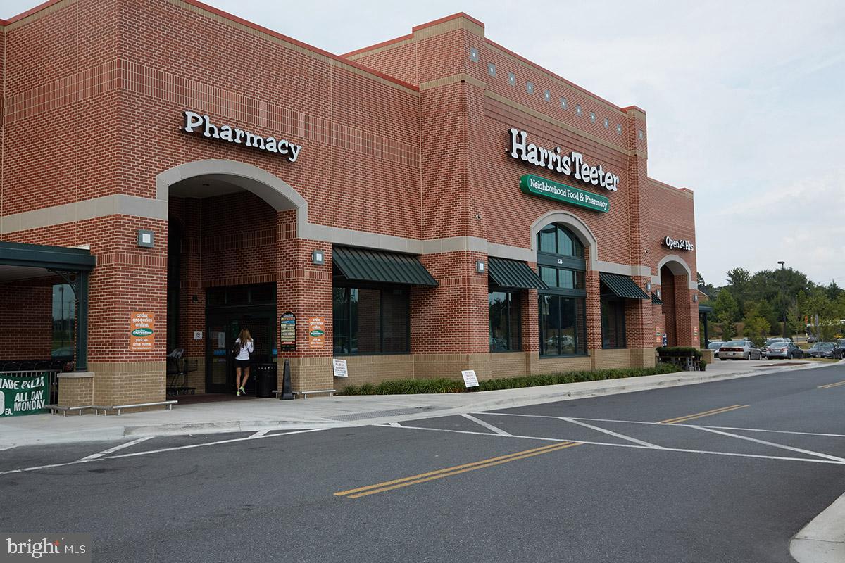 WASHINGTONIAN CENTER - Residential Lease