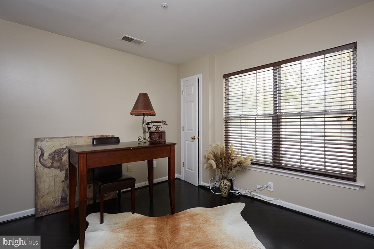 WASHINGTONIAN CENTER - Residential Lease