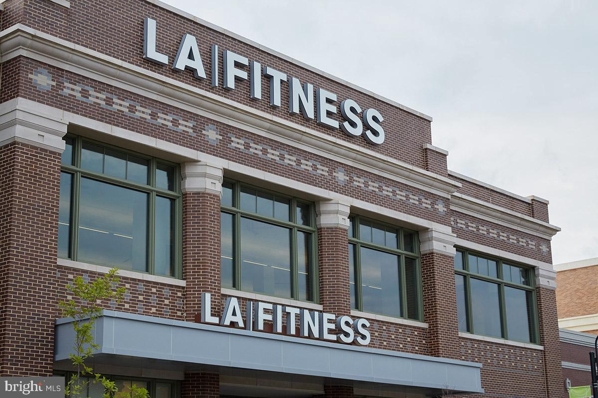 WASHINGTONIAN CENTER - Residential Lease