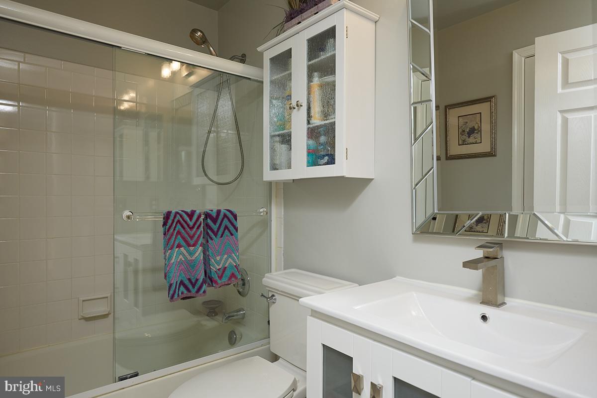 WASHINGTONIAN CENTER - Residential Lease