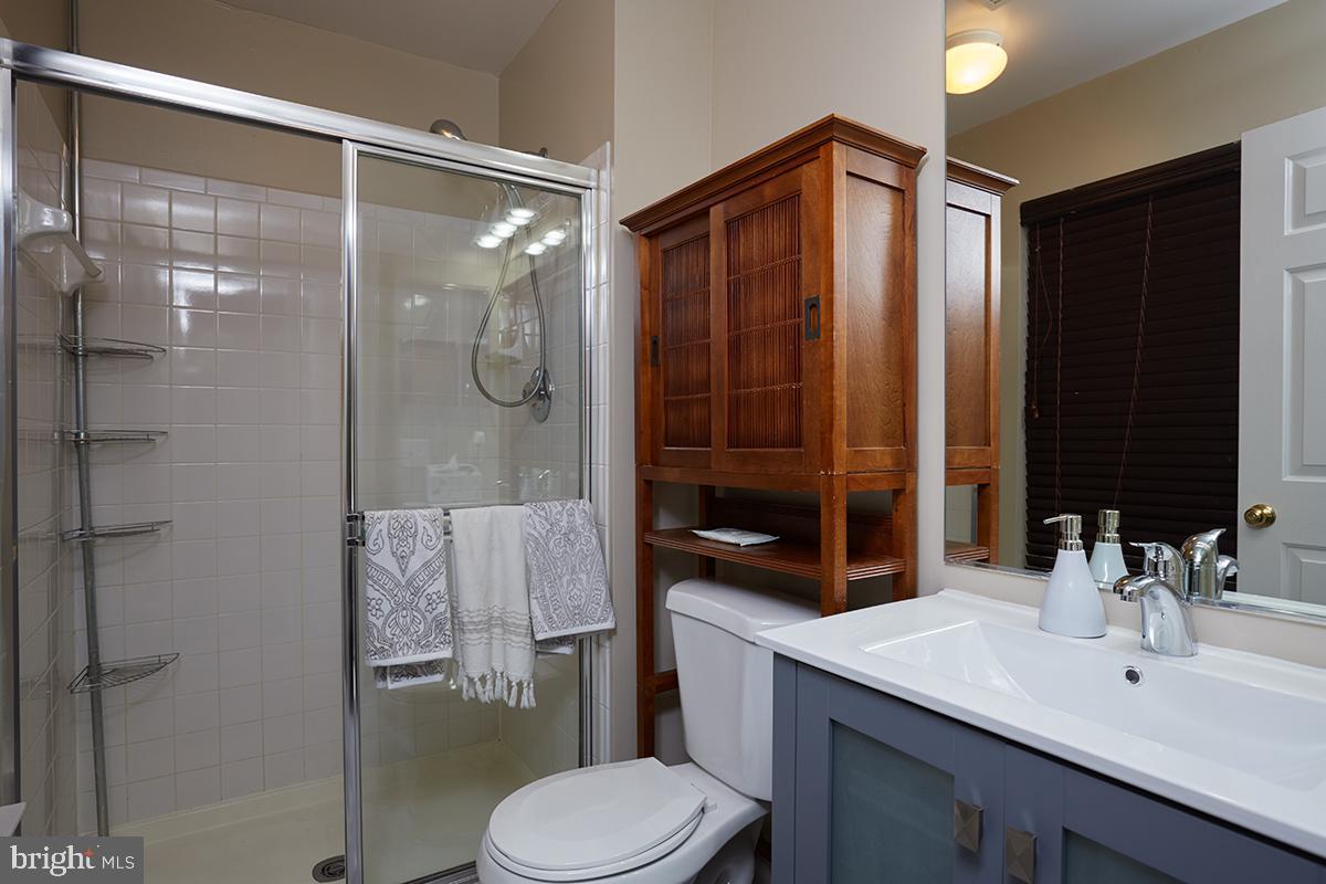 WASHINGTONIAN CENTER - Residential Lease