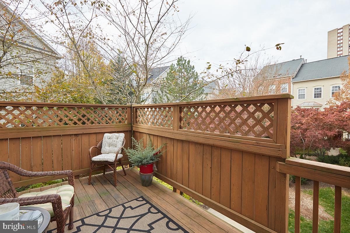 WASHINGTONIAN CENTER - Residential Lease