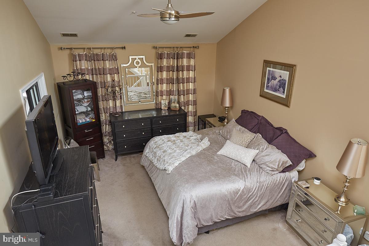 WASHINGTONIAN CENTER - Residential Lease