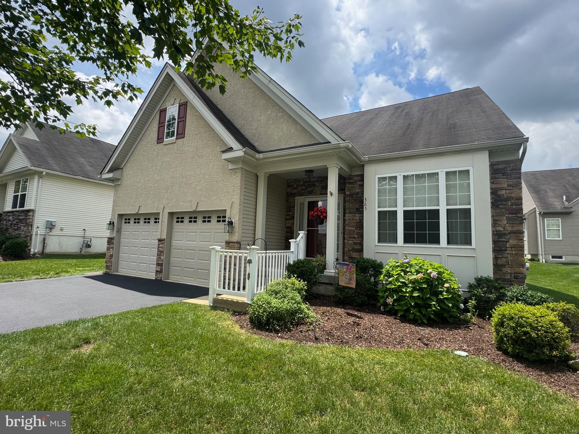 385 RANDALL LANE