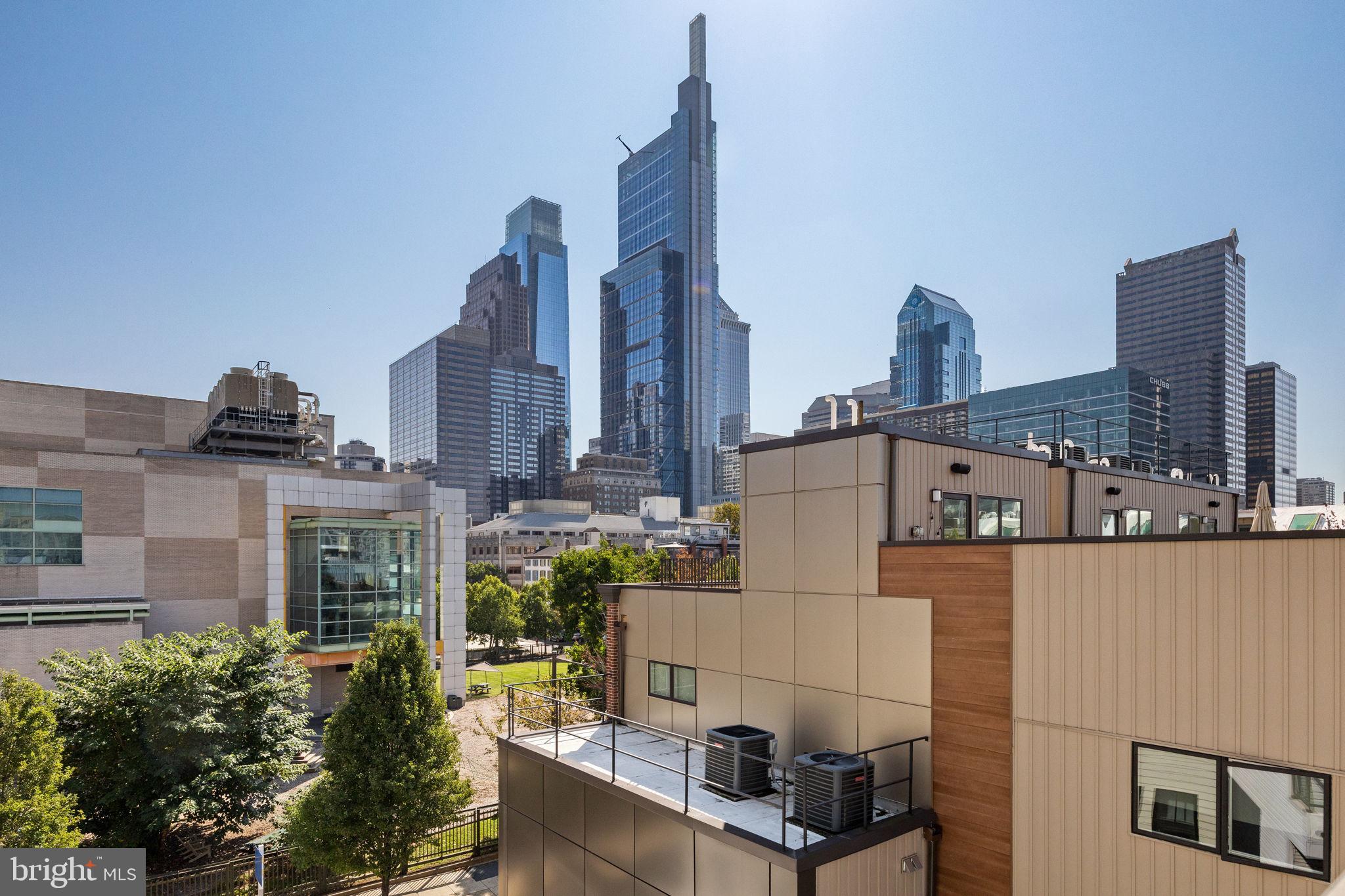 LOGAN SQUARE - Residential