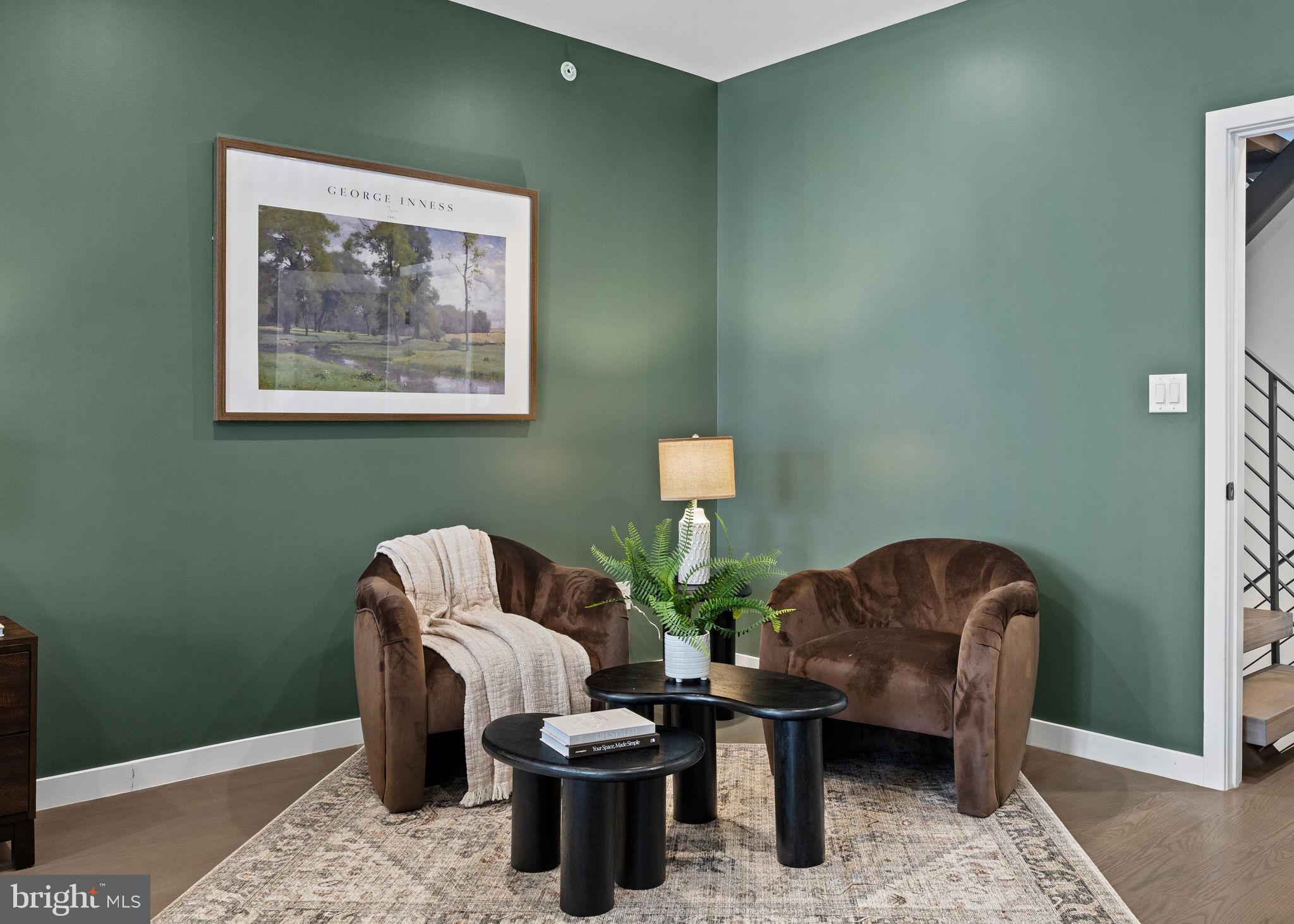 LOGAN SQUARE - Residential