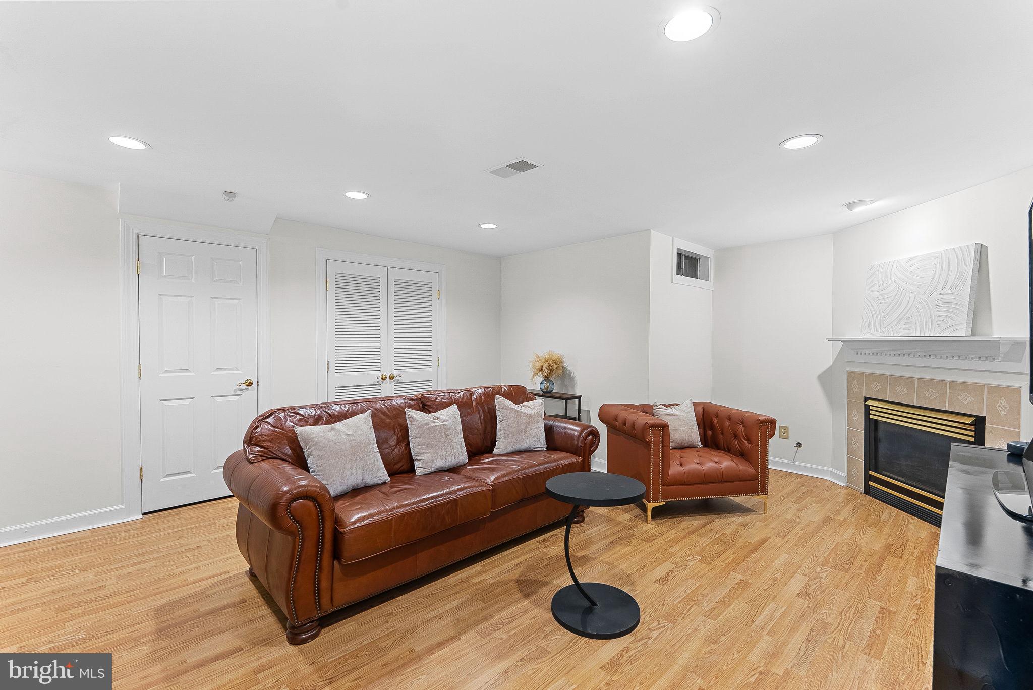 HUNTLEY MEADOWS - Residential