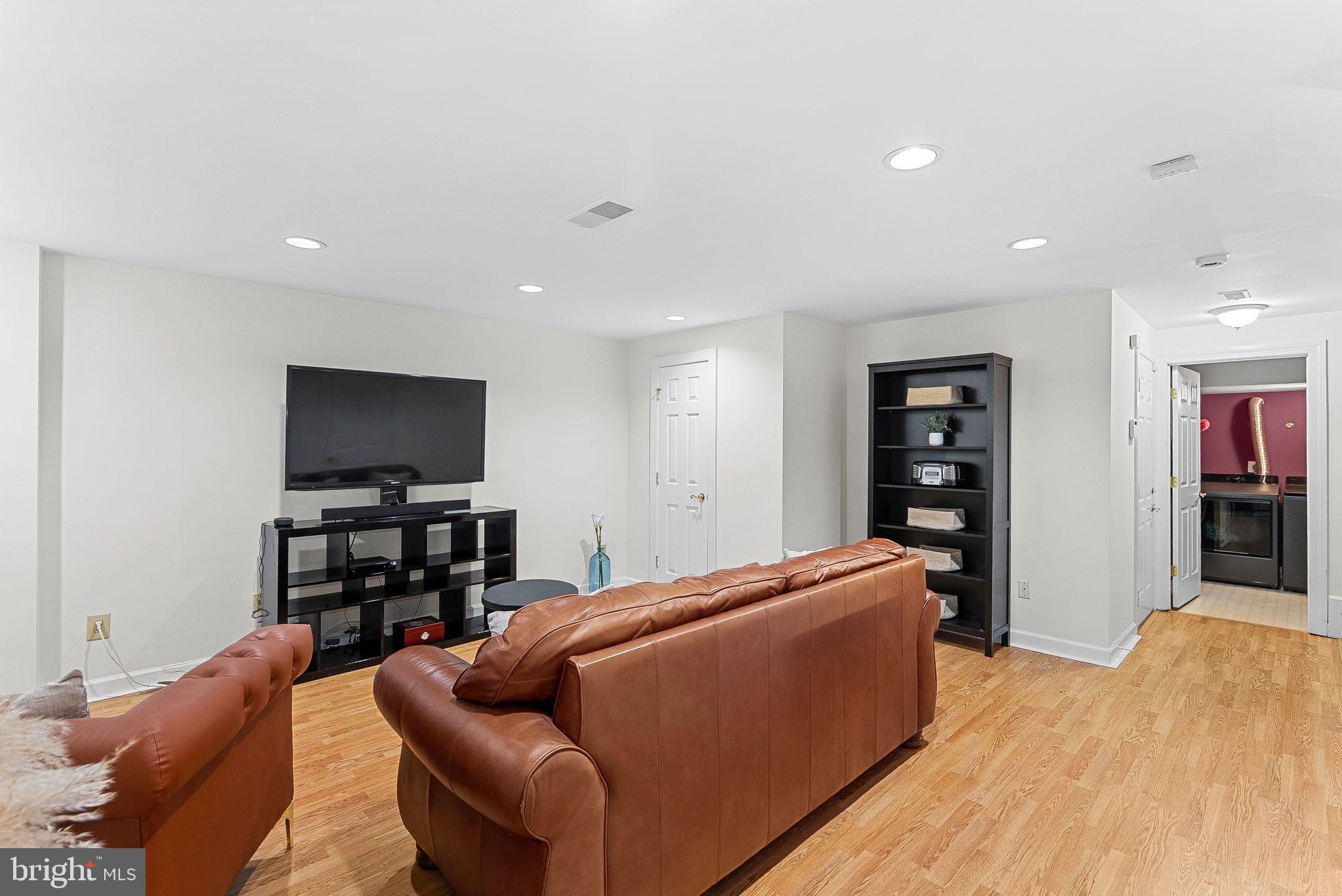 HUNTLEY MEADOWS - Residential