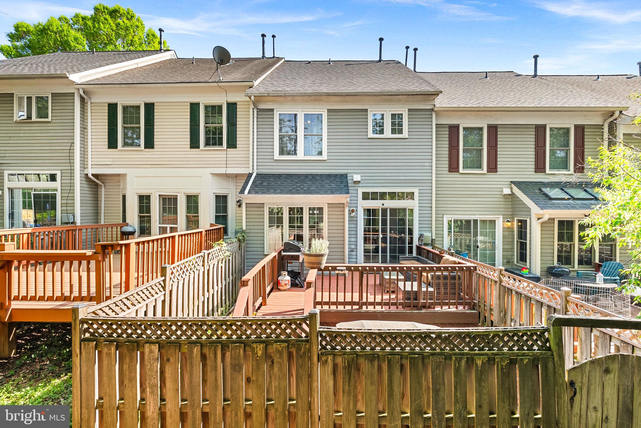 HUNTLEY MEADOWS - Residential