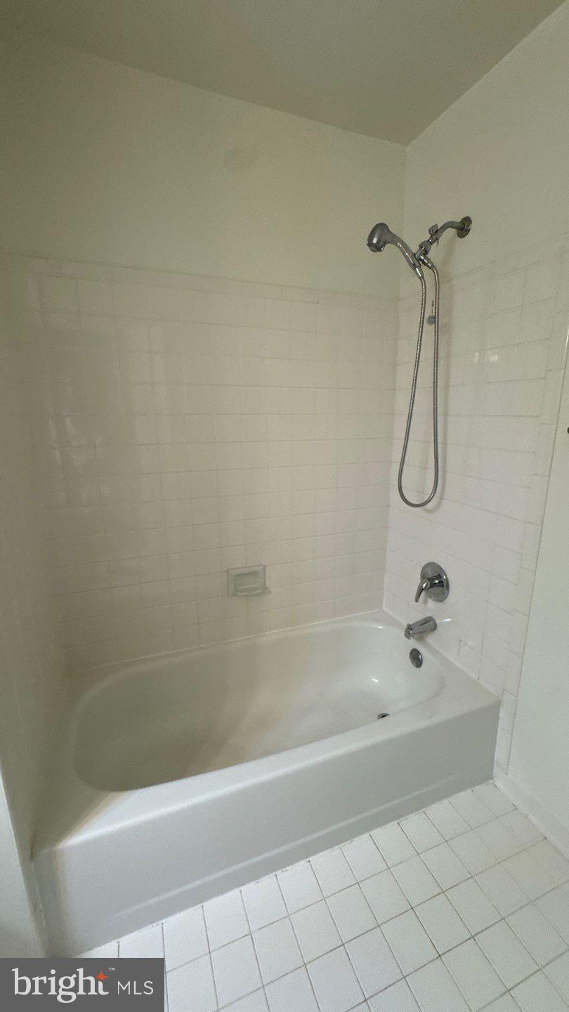 VILLAGE OF HICKORY RIDGE - Residential Lease