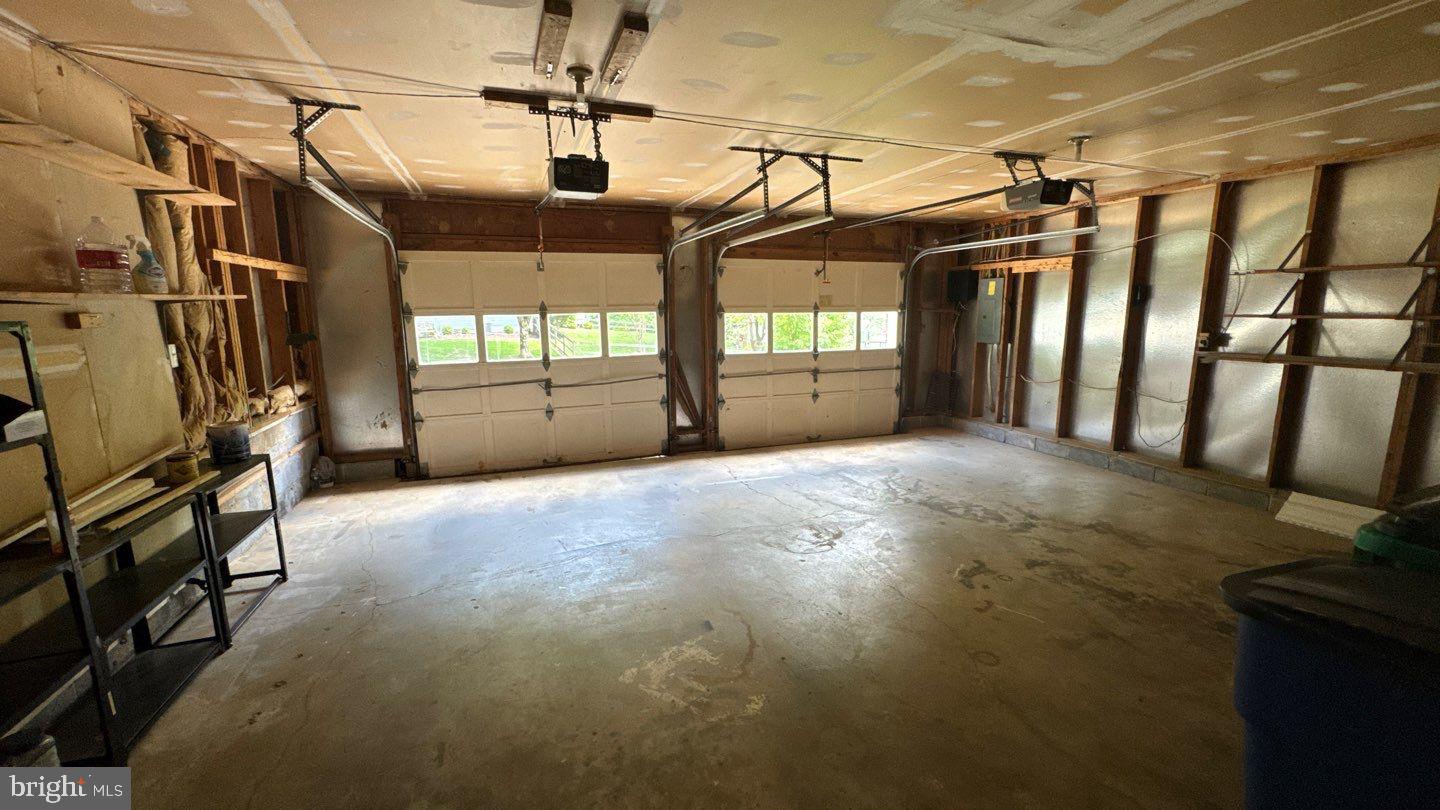 VILLAGE OF HICKORY RIDGE - Residential Lease