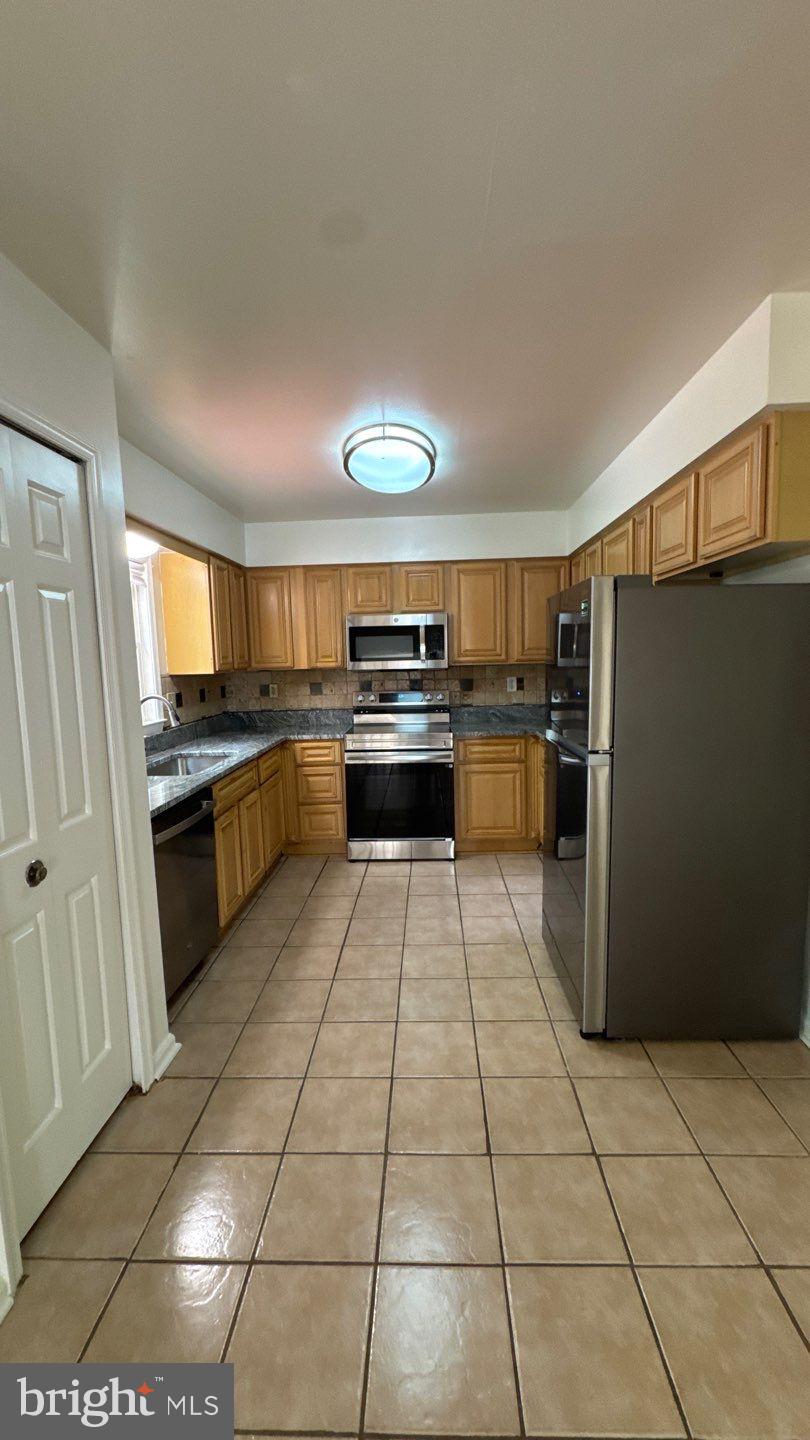 VILLAGE OF HICKORY RIDGE - Residential Lease