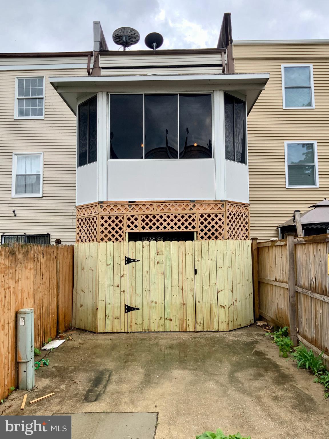 POPPLETON - Residential Lease