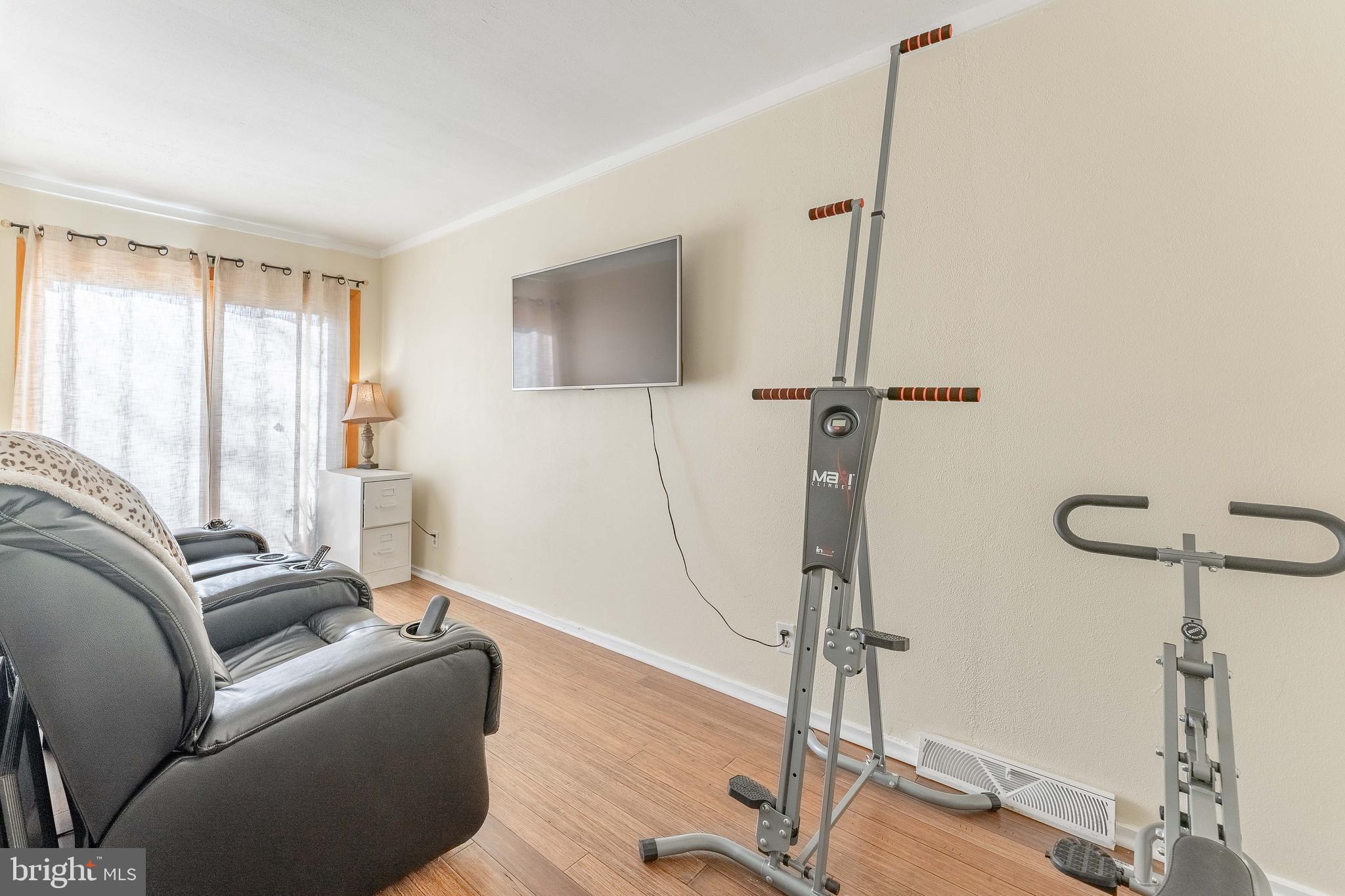 SUMMIT HOUSE - Residential