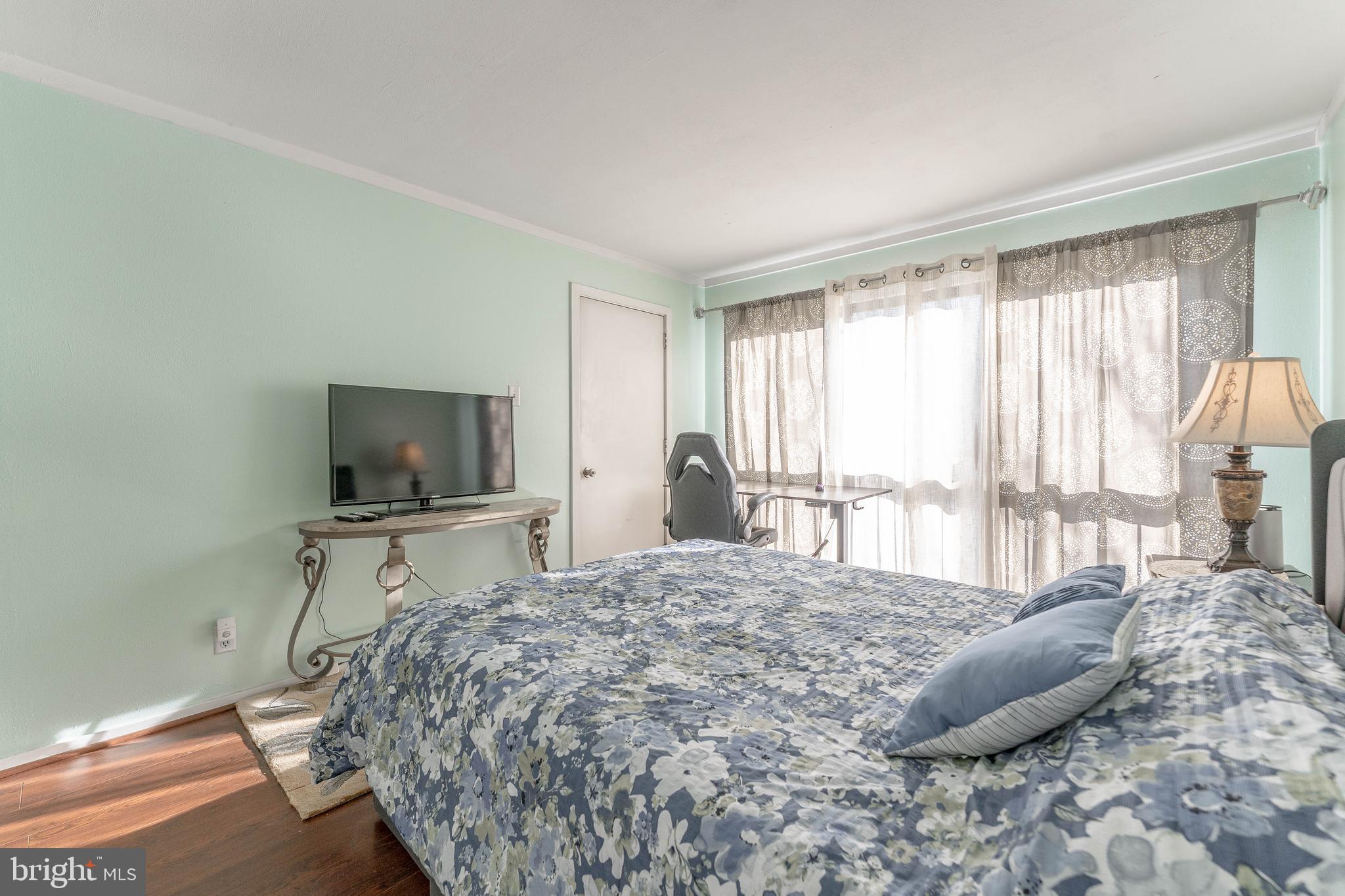 SUMMIT HOUSE - Residential