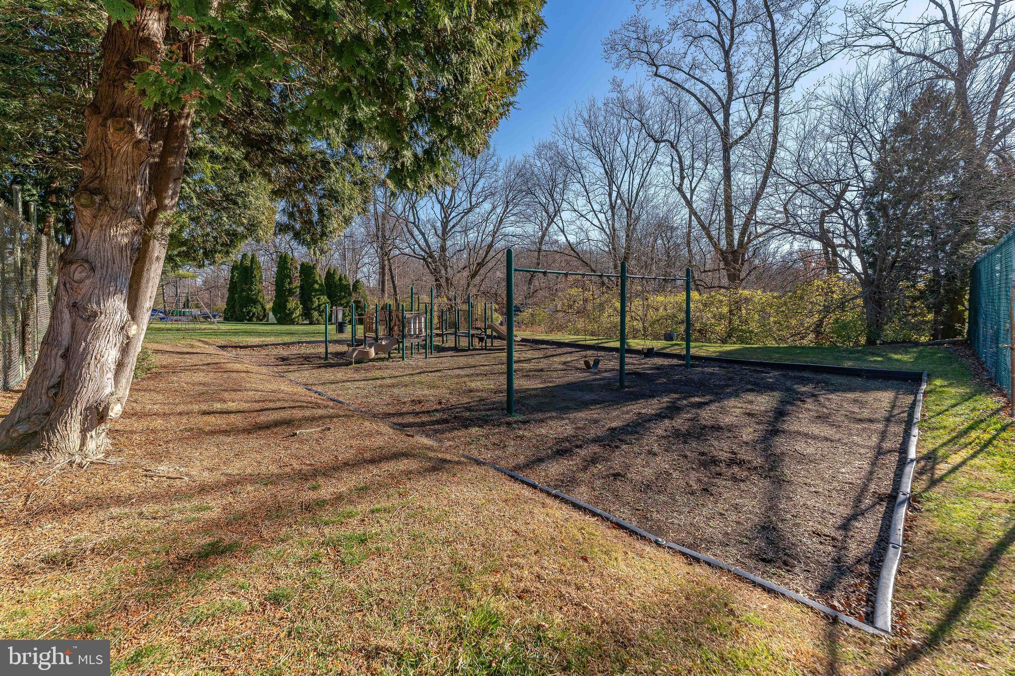 SUMMIT HOUSE - Residential