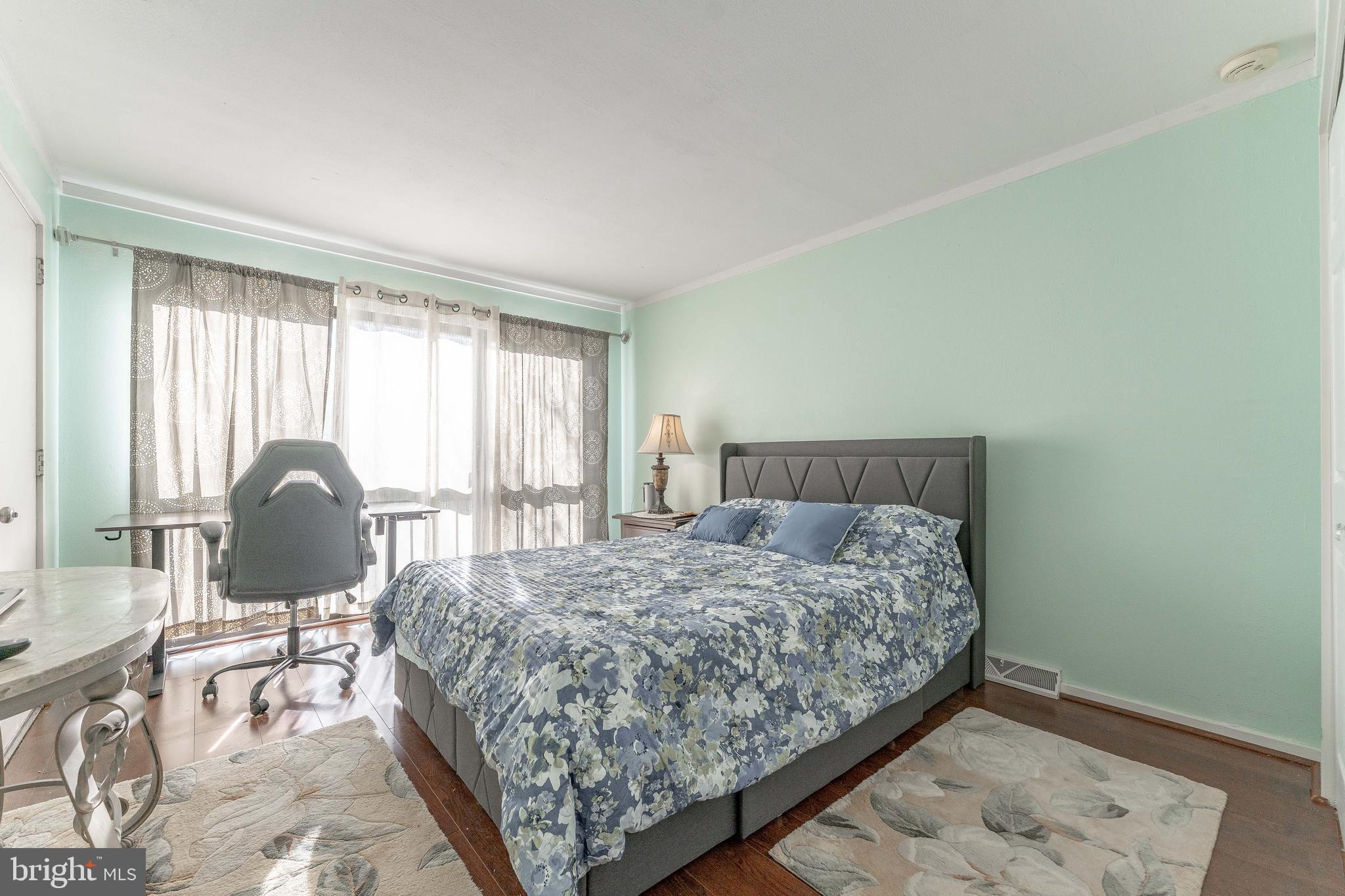 SUMMIT HOUSE - Residential