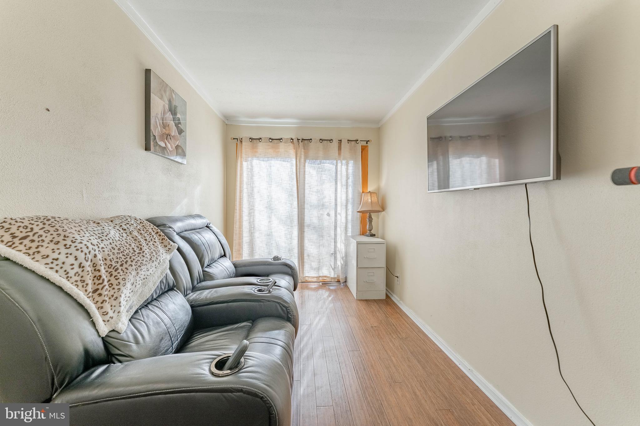 SUMMIT HOUSE - Residential