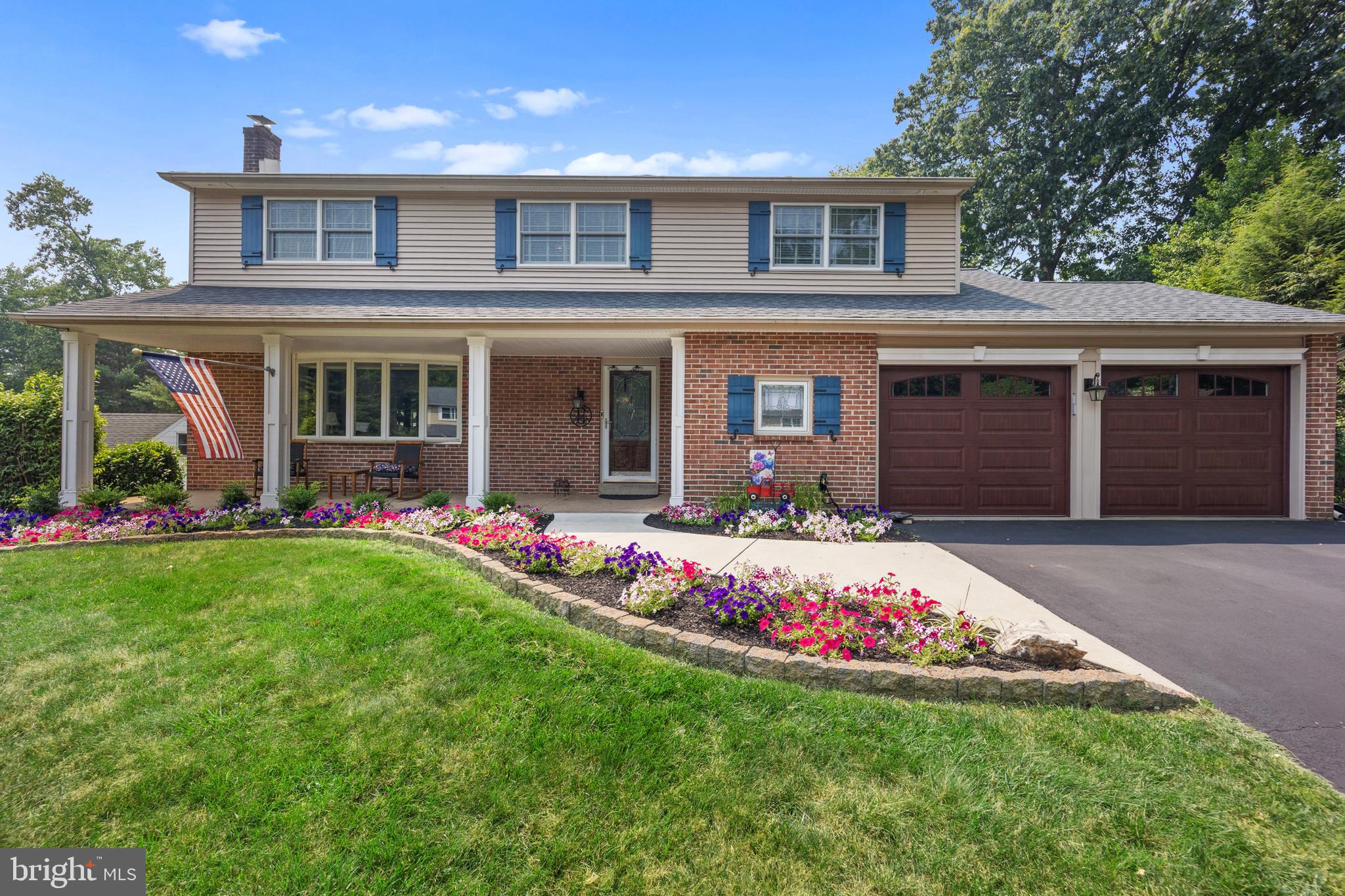 895 SYCAMORE DRIVE
