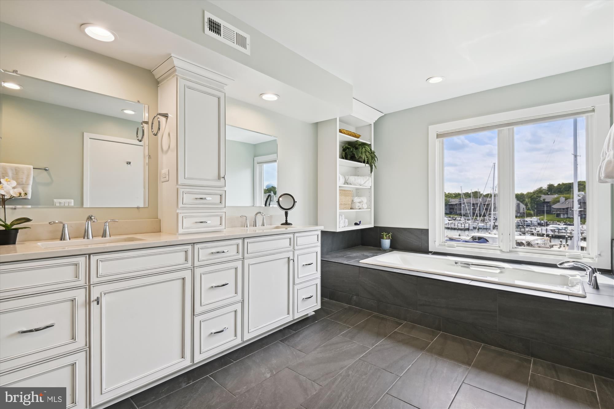 CHESAPEAKE HARBOUR - Residential