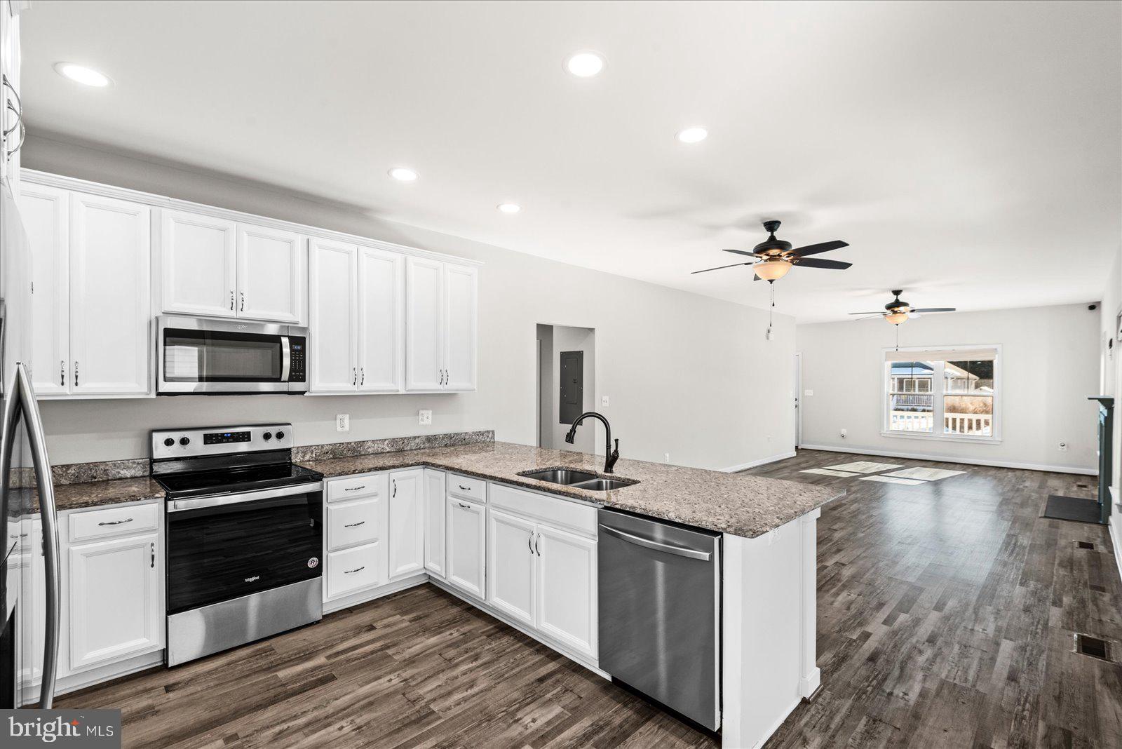 CLASSIC SHORES - Residential