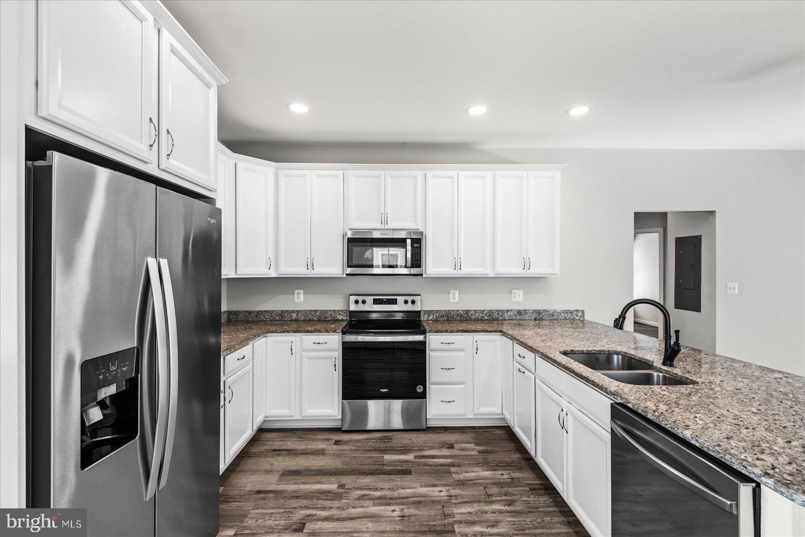 CLASSIC SHORES - Residential