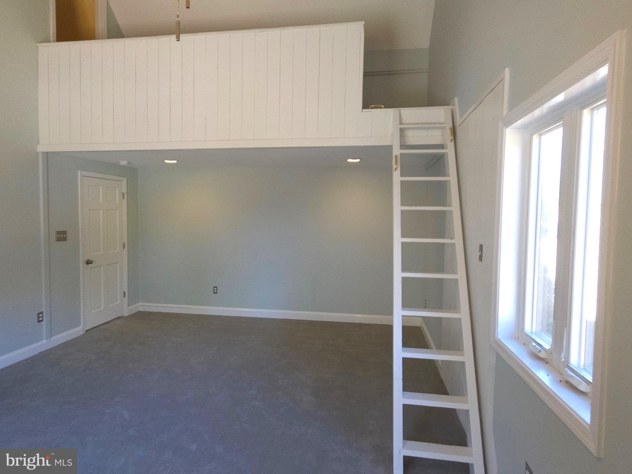 GOLDEN HILL ESTS - Residential Lease