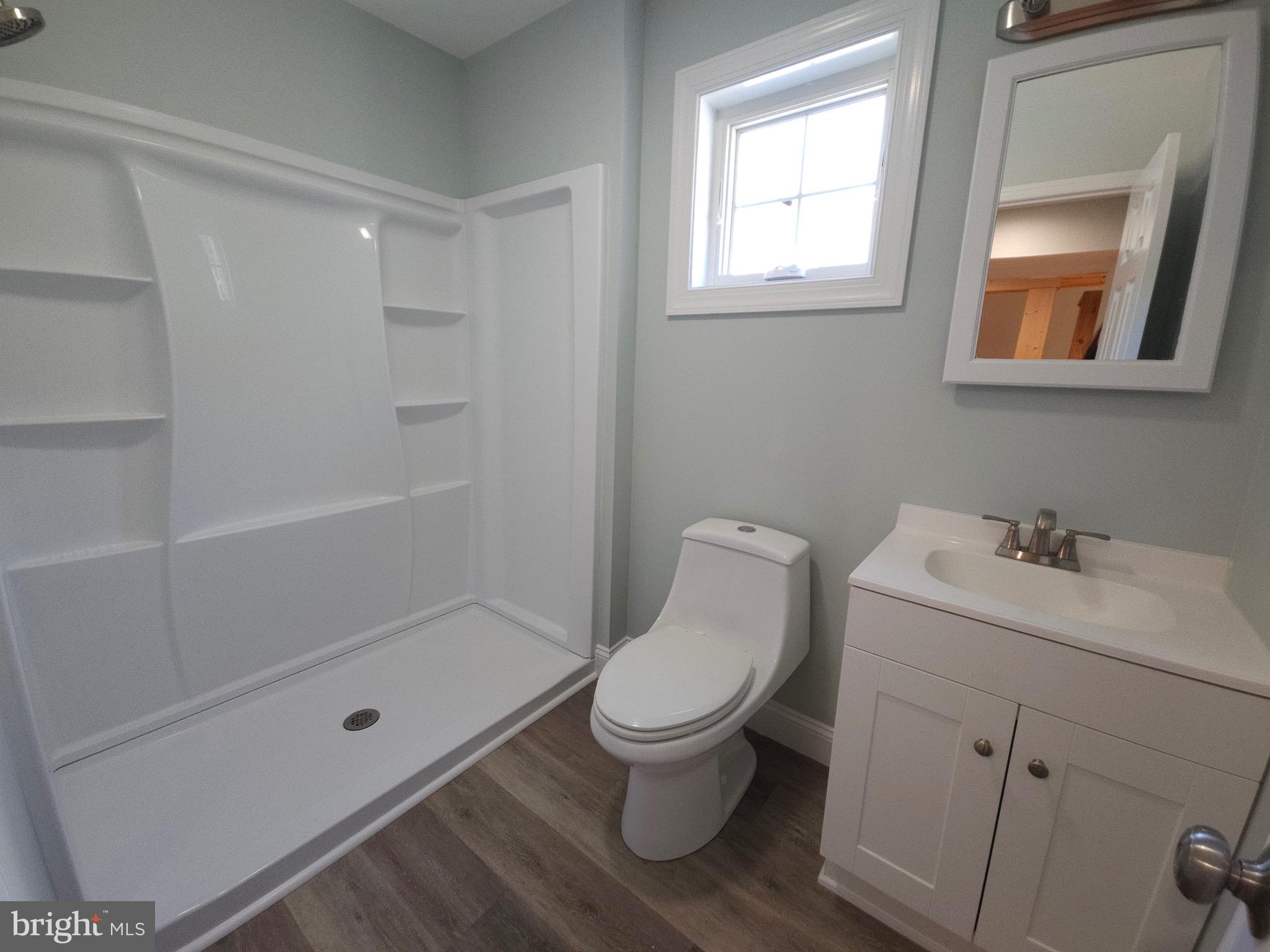 GOLDEN HILL ESTS - Residential Lease