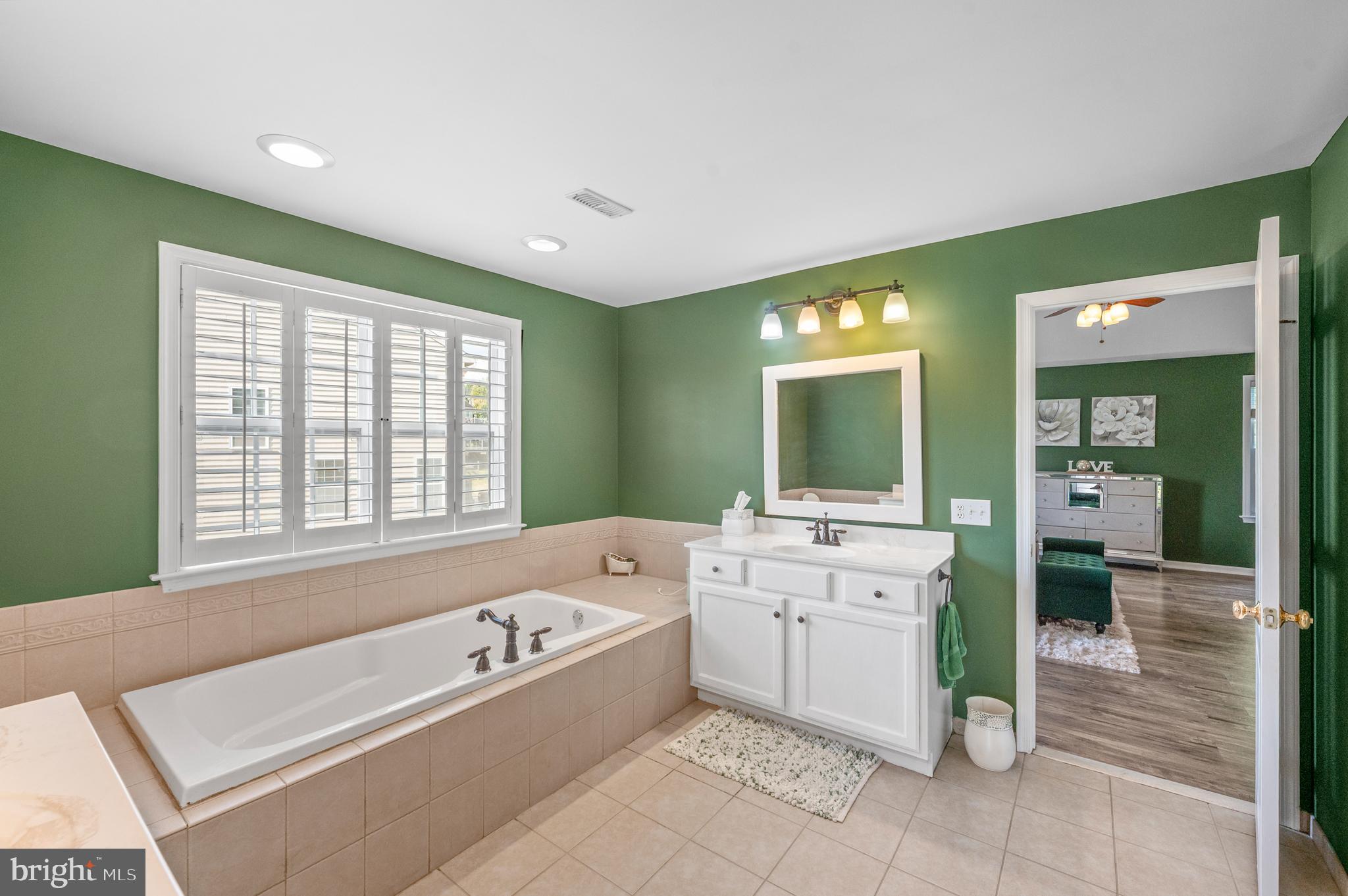 MANCHESTER FARMS - Residential