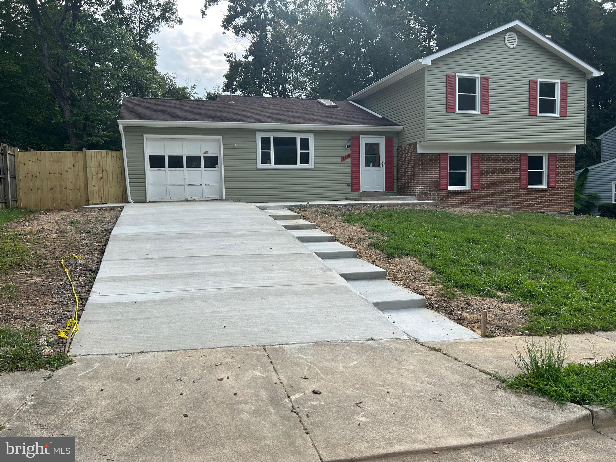 NEWINGTON WOODS - Residential Lease