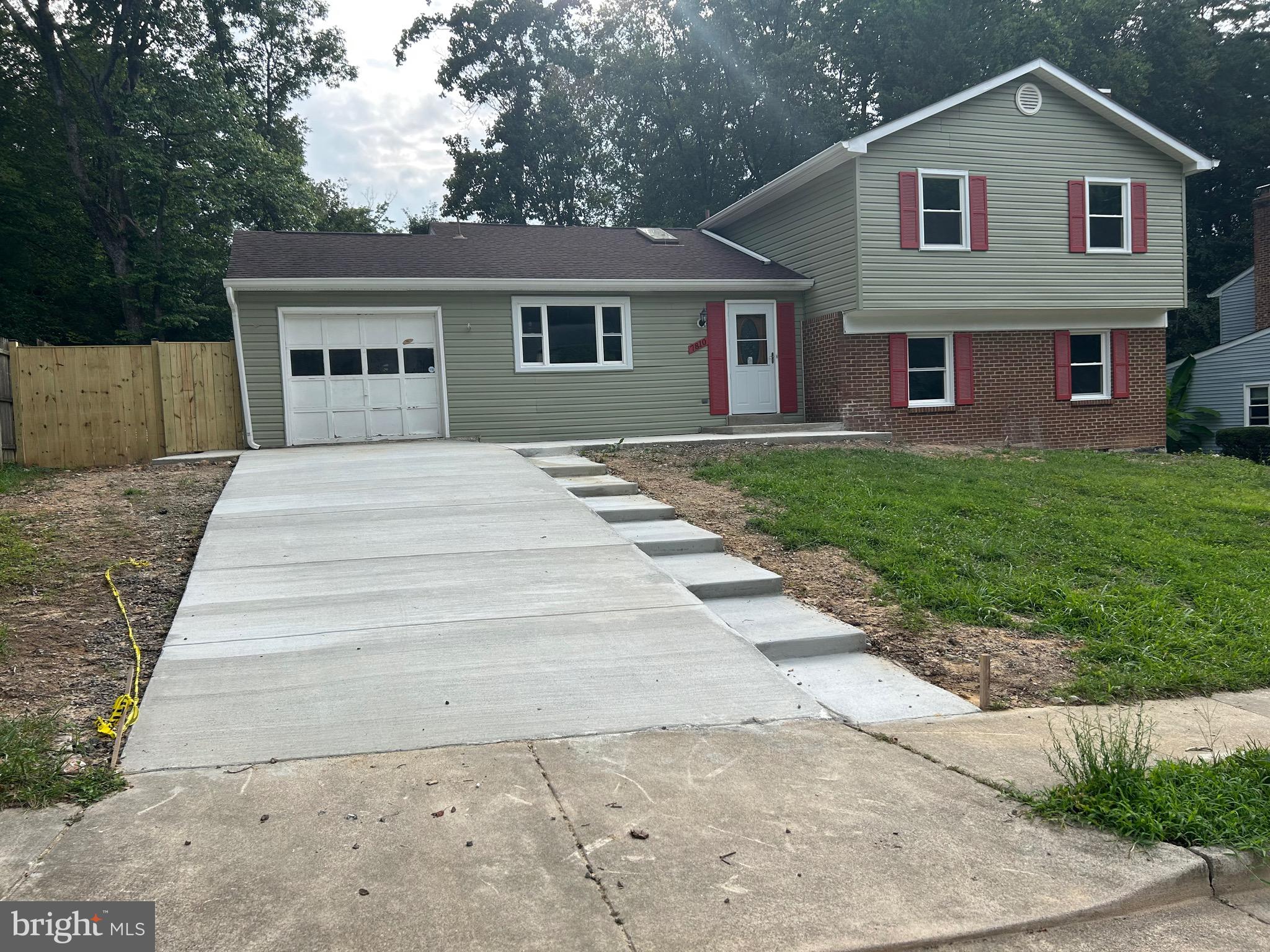 NEWINGTON WOODS - Residential Lease